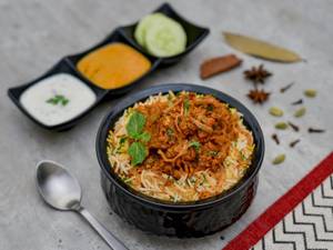 Reddy's Chicken Supreme Boneless Bowl Biryani