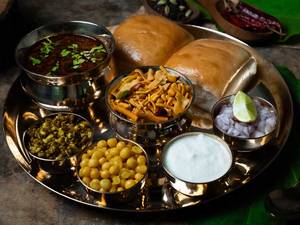 Dahi Misal Pav