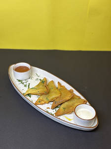Chicken Sambousek
