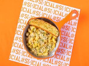 Classic Mac N Cheese