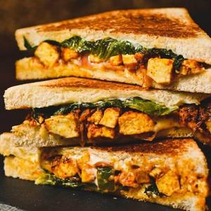 Grilledn paneer sandwich