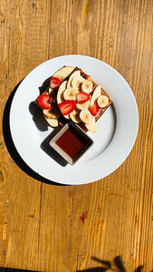 Waffle With Maple Syrup & Fresh Fruits