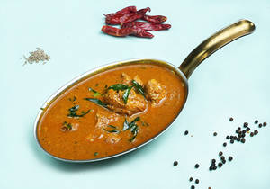Alanganallur Kozhi Varuval Kulambu [Chicken]