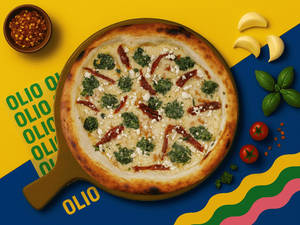 Creamy Spinach Popeye Pizza - 8 Inch