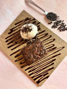 Choco Hazelnut Spread Brownie + French Vanilla Ice Cream