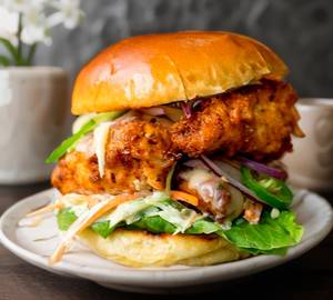 Classic chicken burger