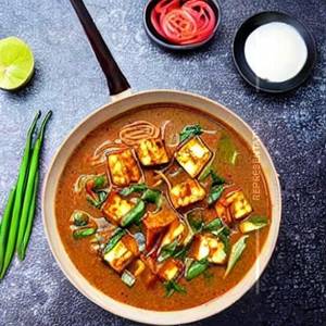 Paneer Burnt Garlic Gravy Noodles