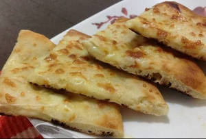 Cheese Garlic Naan