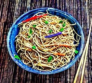 Egg hong kong noodles