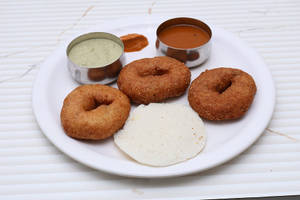 Wada 3 Idli 1