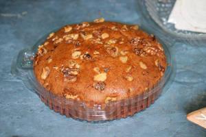 Dates And Walnut Dry Cake