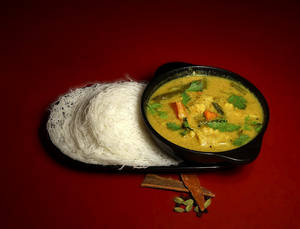 4 Idiyappam + Veg Kuruma
