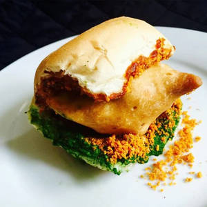 Samosa Vada Pav