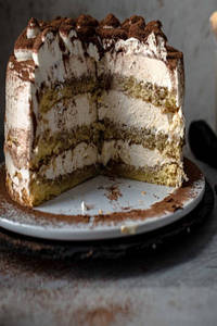 Tiramisu Cake