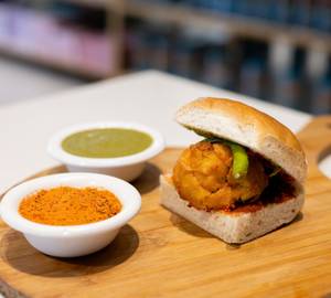 Whole Wheat Peri Peri Vada Pav [1 Piece]