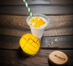 Mango lassi