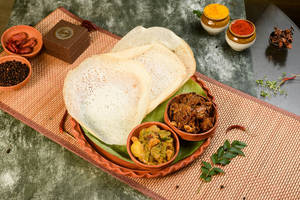 Veg Korma, Kadla Curry And Malabar Parathas (2 Pcs)