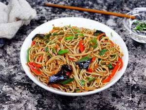 Chilli Garlic Noodles (Spicy)