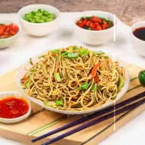 Veg hakka noodles