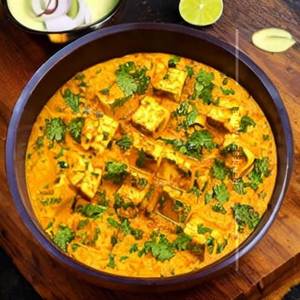 Makhana matar paneer