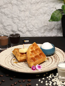 Maple Syrup Classic Waffle