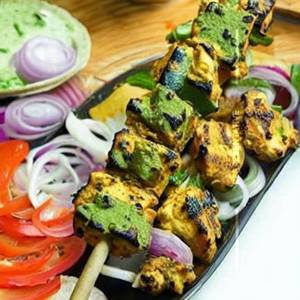 Haryali Tikka Biryani (Chicken)