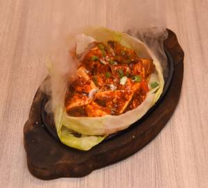 Sizzling Paneer Tikka Chilly