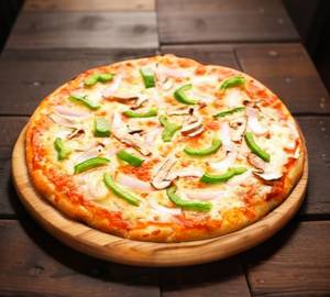 Onion capsicum pizza