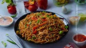 Schezwan Chicken Noodles