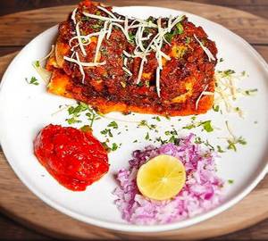 Cheese Masala Pav [4 Pav] With Soda And Chaas