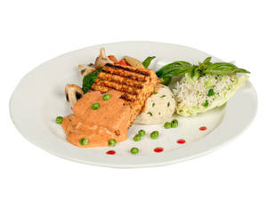 Peri-Peri Paneer Served with Exotic Veggies in Broccoli Rice