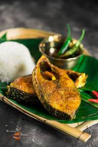 Maach Bhaja [2 Pieces]