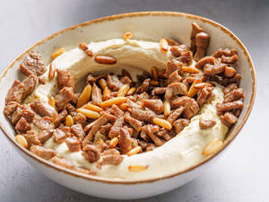 Hummus Bil Lahm