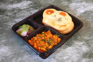Amritsari Cholle Kulcha