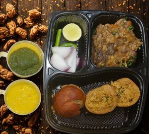 Litti chokha (2 pieces)