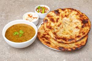 Dal Makhani with Onion Kulcha