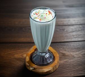 Vanilla milk shakes
