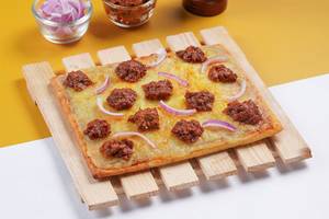 Chicken Kheema & Onion Pizza