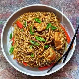 Cantonese pan fried noodles chicken