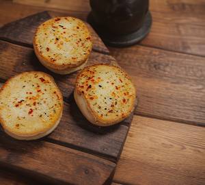 Cheese garlic bread