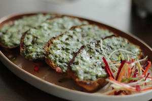 Garlic Bread (pesto Cheese)