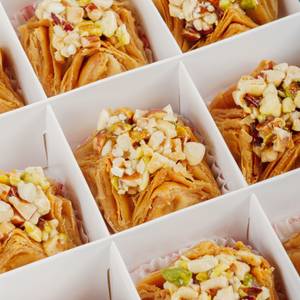 Mixed Dry Fruit Pyramid Baklava