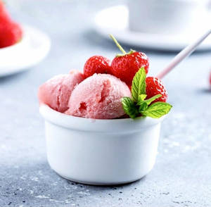 Strawberry Ice-cream Scoop