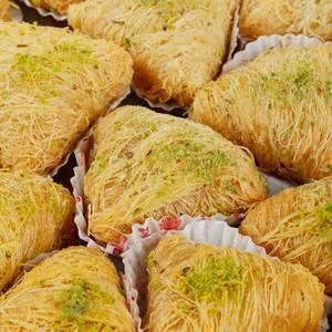 Pistachio Kunafa Samosa