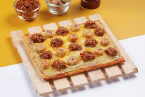 Chicken Kheema Suasage Pizza