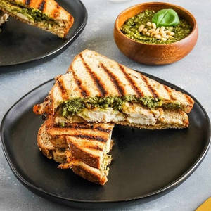 Cheeses Chutney Club Sandwich