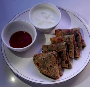 2 methi paratha with souce & curd