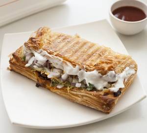 Veg Bhurji Puff [1 Piece]