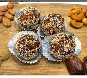 Date nut balls