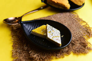 Kaju Mango Barfi [5 pieces]